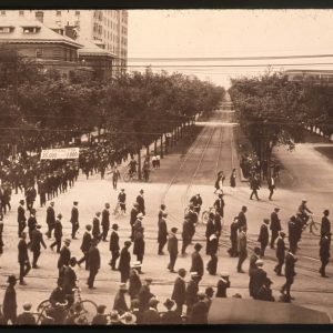 Pro-strike parade, turning north onto Main Street from Broadway Avenue on June 5, 1919. WCPI A1287-38529, UWA.